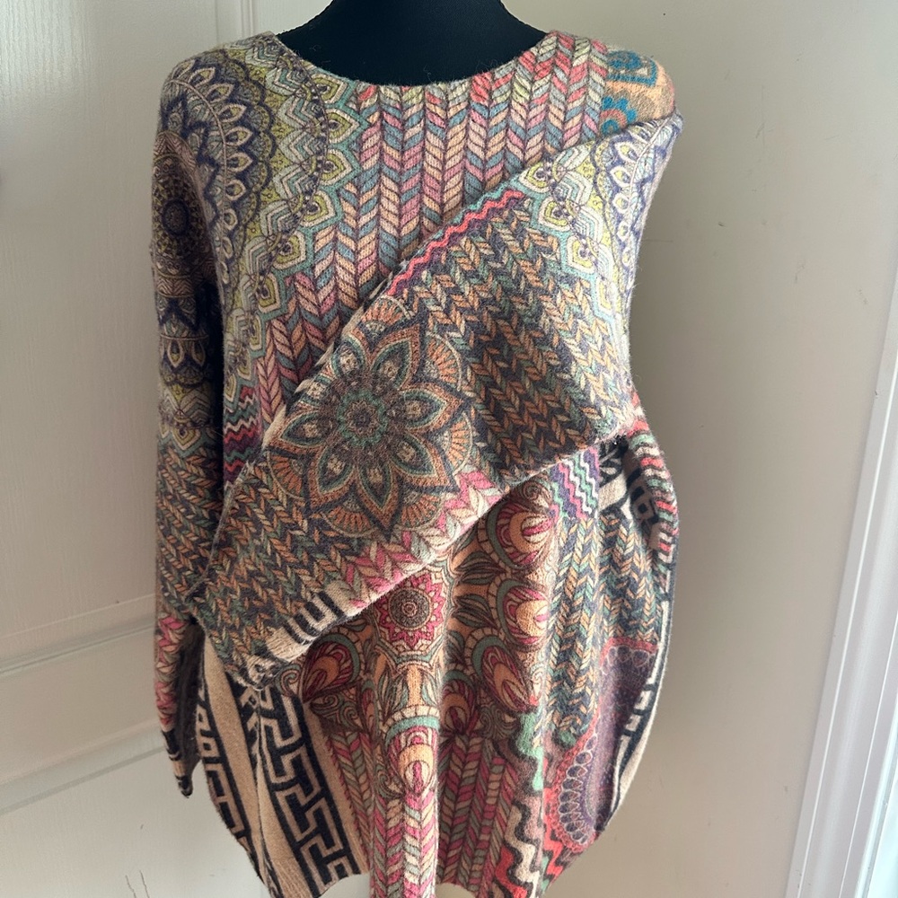 Multicolor Patterned Women's Sweater - Picture 4 of 6